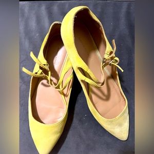 Banana Republic Lime Green Pointed Toe Flat - Size 8.5